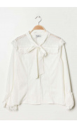 Chemise blanche lavallière avec dentelle