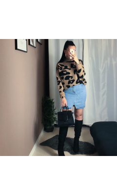 Camel sweater with leopard print and turtleneck