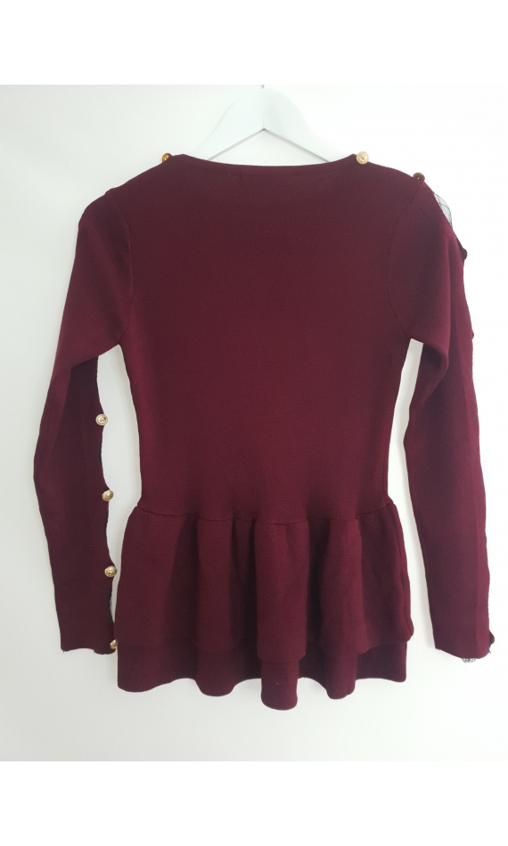 Knit pullover plum with rustles with lace and buttons on sleeves