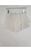 High-waisted white pair of shorts with stealing